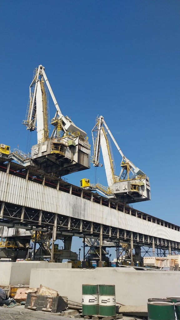 Crane – 25 Ton Capacity
